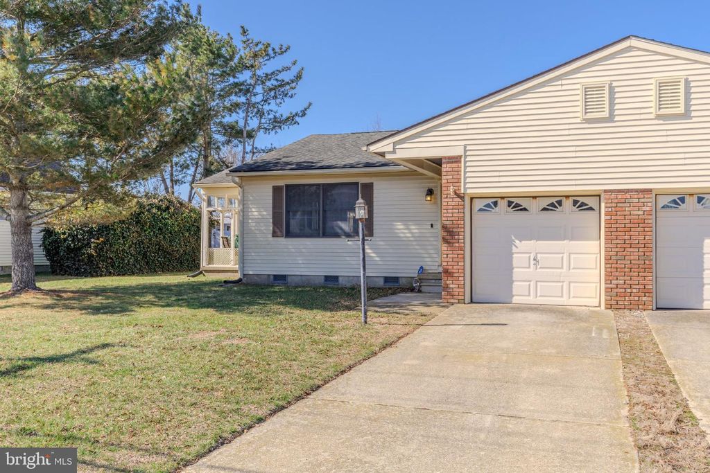 1112 PITTSBURGH AVE, Cape May, NJ 08204