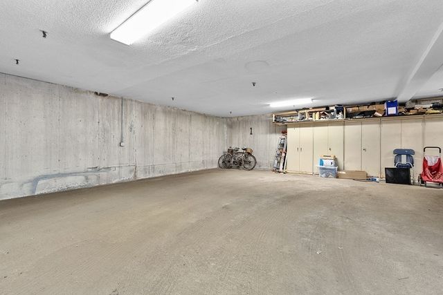 935 Washington St 1, Newton, MA 02460