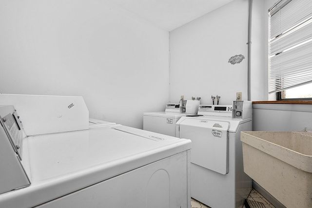 935 Washington St 1, Newton, MA 02460