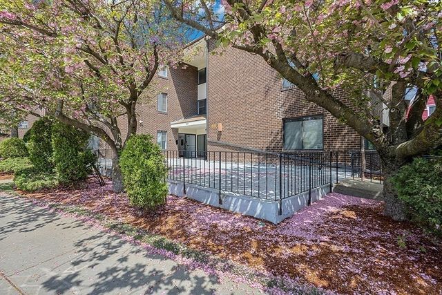 935 Washington St 1, Newton, MA 02460