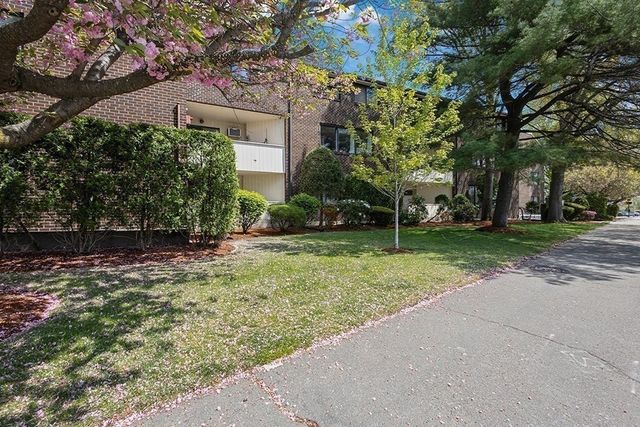 935 Washington St 1, Newton, MA 02460