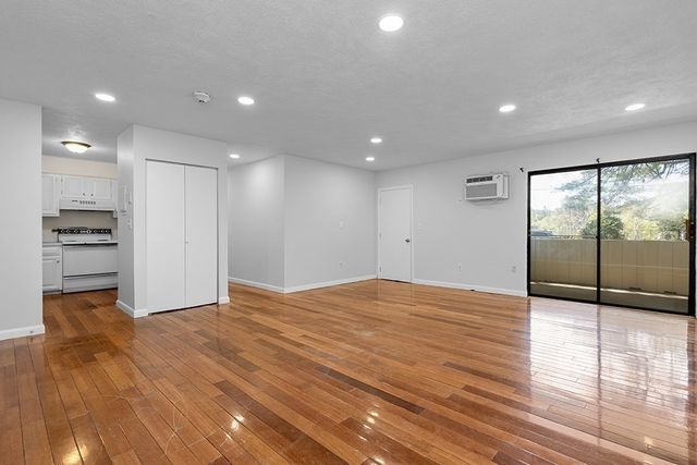 935 Washington St 1, Newton, MA 02460