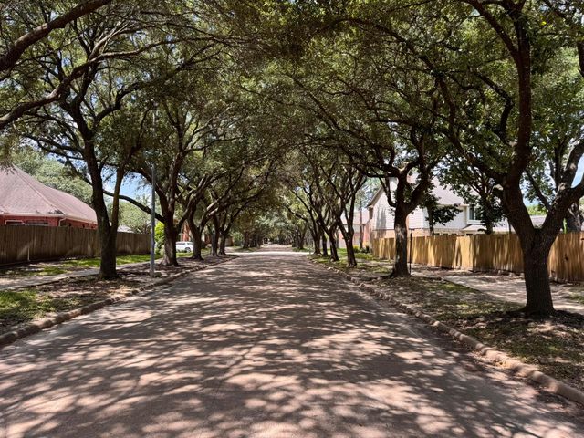 13810 Inland Spring Court, Houston, TX 77059