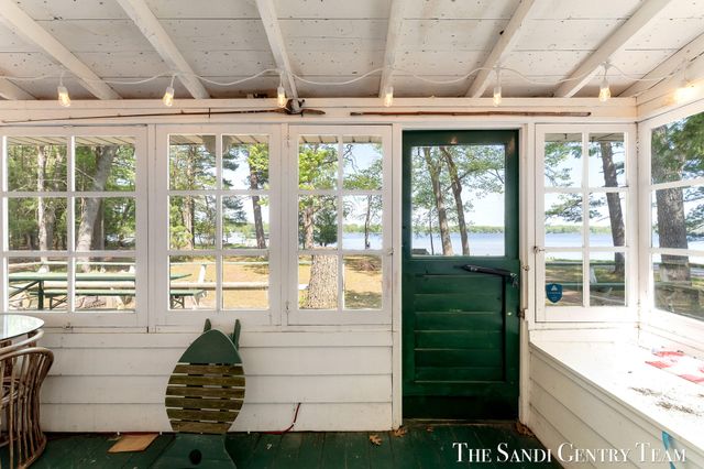 6633 Bass Lake Boulevard, Pentwater, MI 49449