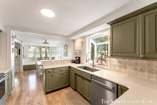 6633 Bass Lake Boulevard, Pentwater, MI 49449