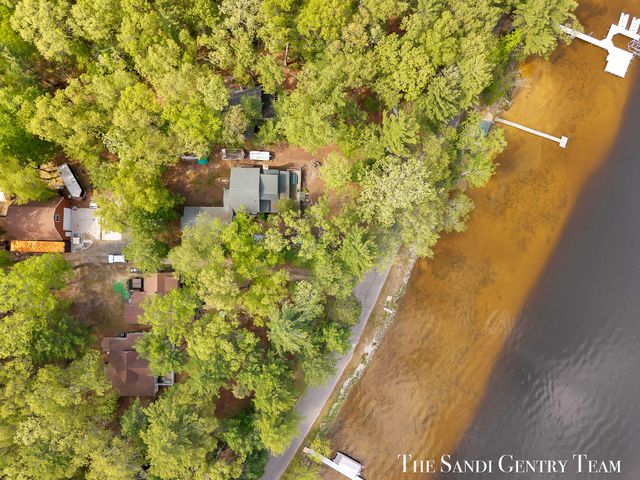 6633 Bass Lake Boulevard, Pentwater, MI 49449