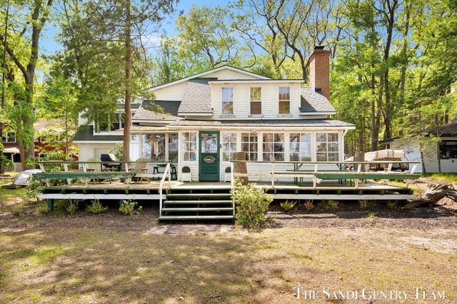 6633 Bass Lake Boulevard, Pentwater, MI 49449