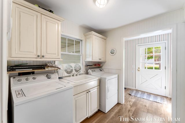 6633 Bass Lake Boulevard, Pentwater, MI 49449