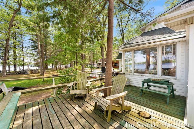 6633 Bass Lake Boulevard, Pentwater, MI 49449
