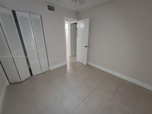 10005 Winding Lake Rd 204, Sunrise, FL 33351