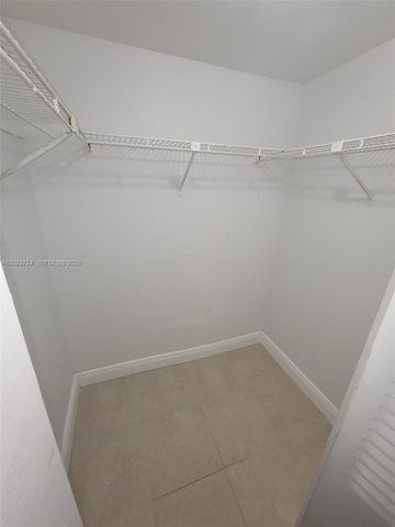 10005 Winding Lake Rd 204, Sunrise, FL 33351
