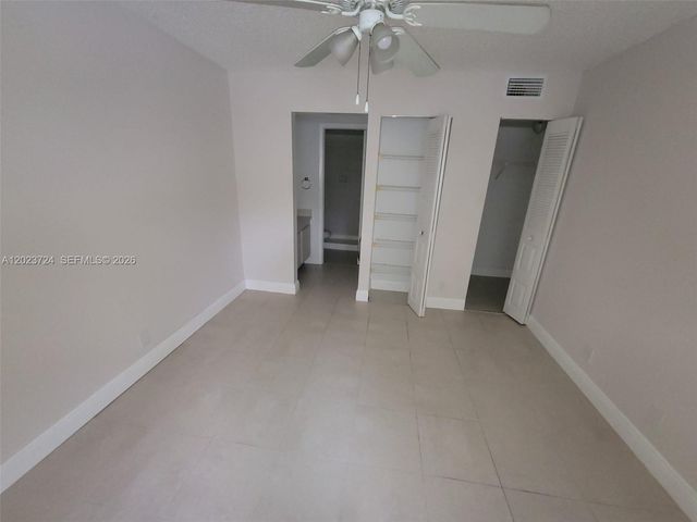 10005 Winding Lake Rd 204, Sunrise, FL 33351