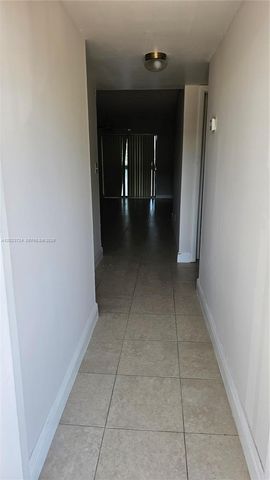 10005 Winding Lake Rd 204, Sunrise, FL 33351