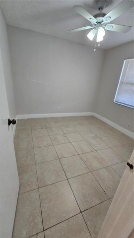10005 Winding Lake Rd 204, Sunrise, FL 33351