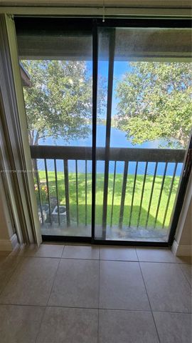 10005 Winding Lake Rd 204, Sunrise, FL 33351