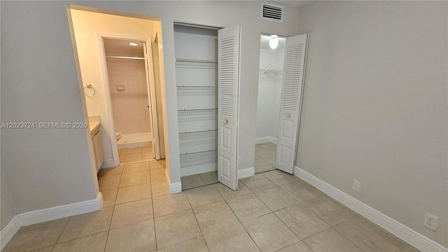 10005 Winding Lake Rd 204, Sunrise, FL 33351