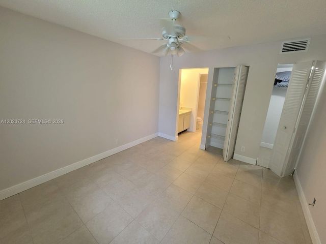 10005 Winding Lake Rd 204, Sunrise, FL 33351