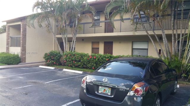 10005 Winding Lake Rd 204, Sunrise, FL 33351