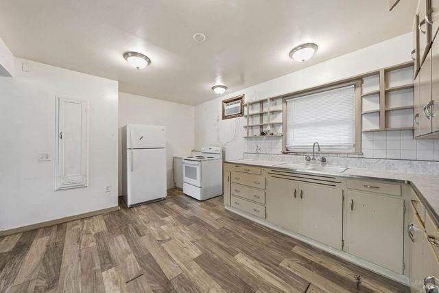 3995 Mullen Ave, Clearlake, CA 95422