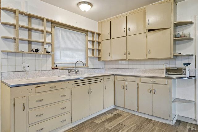 3995 Mullen Ave, Clearlake, CA 95422