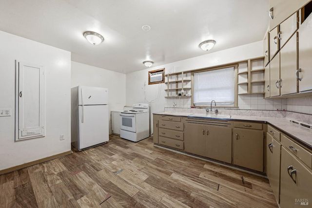 3995 Mullen Ave, Clearlake, CA 95422