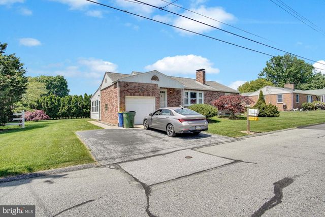 2776 CLEAR SPRINGS BLVD, York, PA 17406