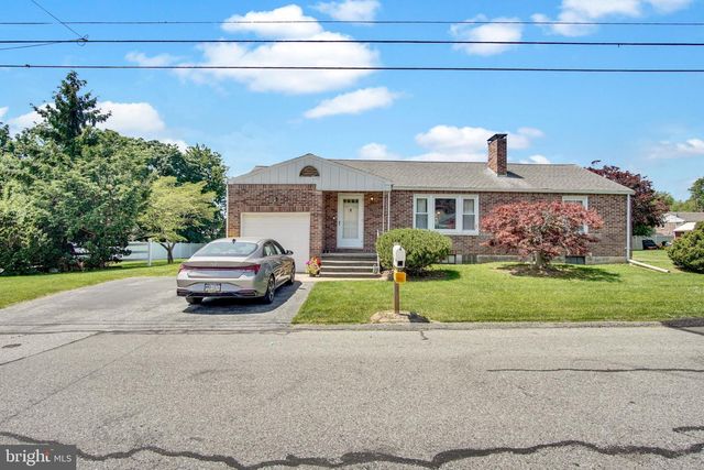 2776 CLEAR SPRINGS BLVD, York, PA 17406
