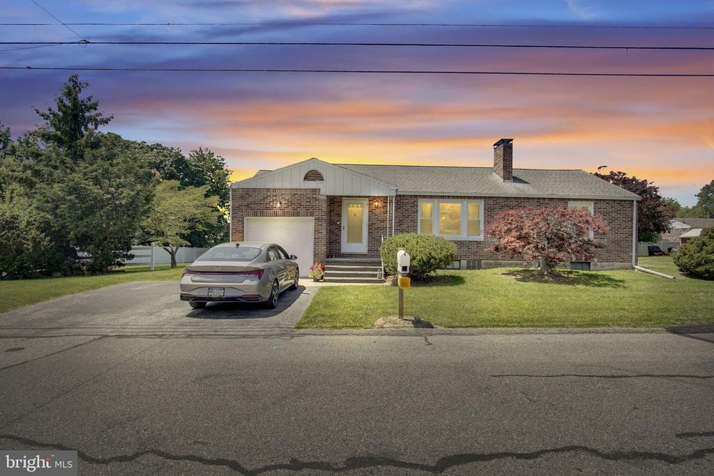 2776 CLEAR SPRINGS BLVD, York, PA 17406