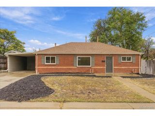 940 Locust Pl, Thornton, CO 80229