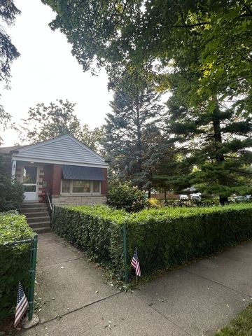7030 N Ionia Avenue, Chicago, IL 60646