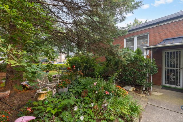 7030 N Ionia Avenue, Chicago, IL 60646