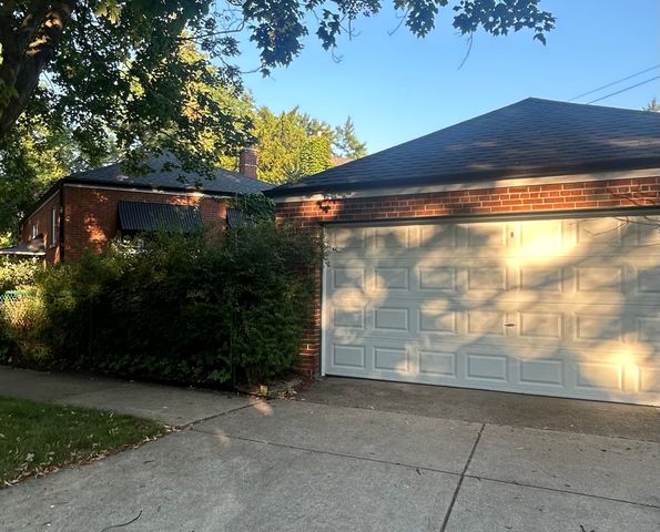 7030 N Ionia Avenue, Chicago, IL 60646