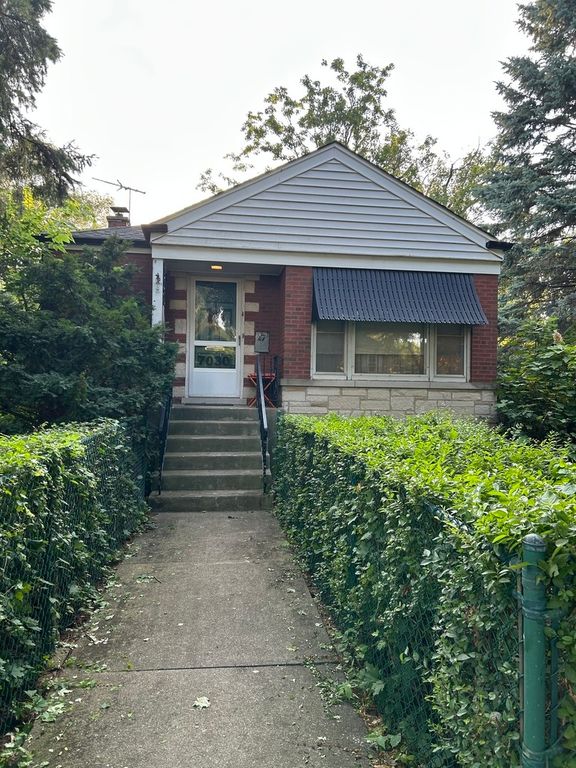 7030 N Ionia Avenue, Chicago, IL 60646
