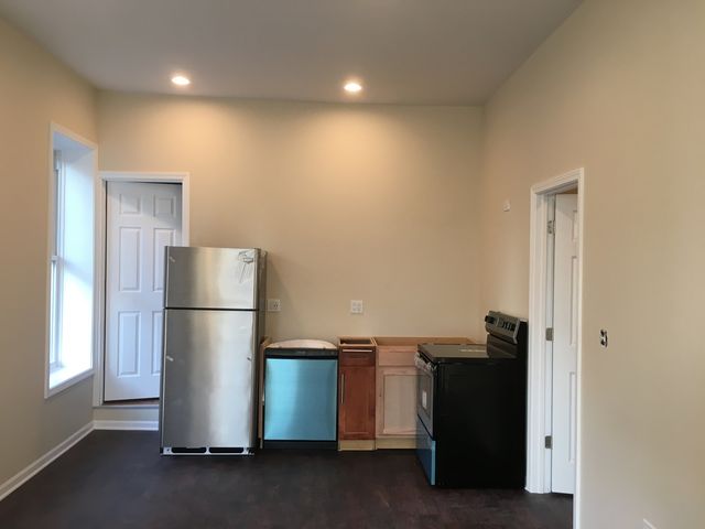 321 W 24th Street 2R, Chicago, IL 60616