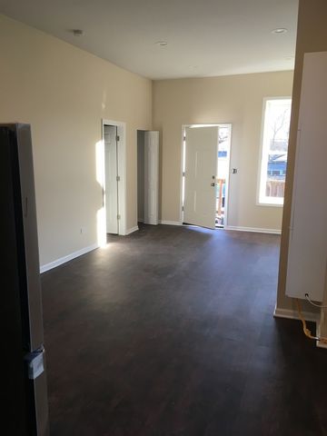 321 W 24th Street 2R, Chicago, IL 60616