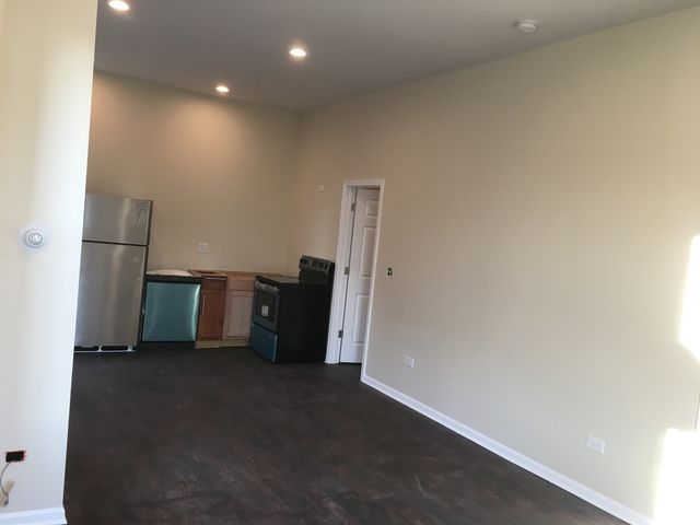 321 W 24th Street 2R, Chicago, IL 60616