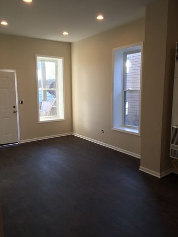 321 W 24th Street 2R, Chicago, IL 60616