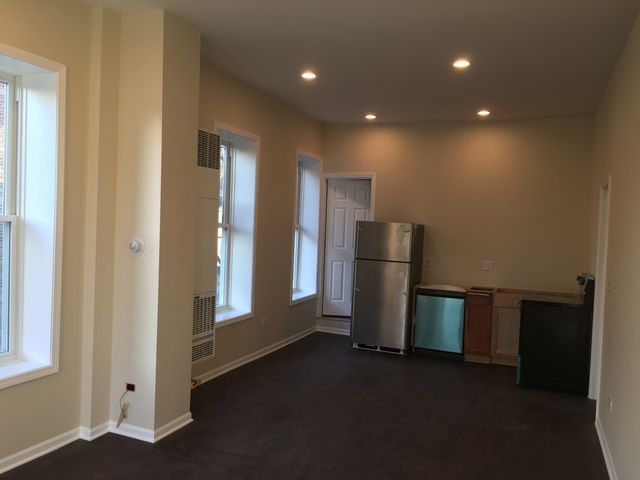 321 W 24th Street 2R, Chicago, IL 60616