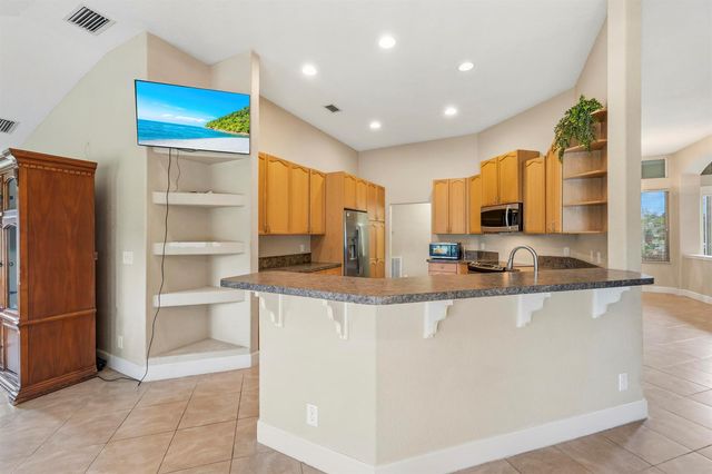 5514 NW West Lundy Circle, Port St. Lucie, FL 34986