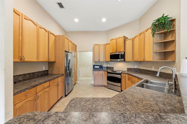 5514 NW West Lundy Circle, Port St. Lucie, FL 34986