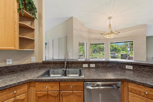 5514 NW West Lundy Circle, Port St. Lucie, FL 34986