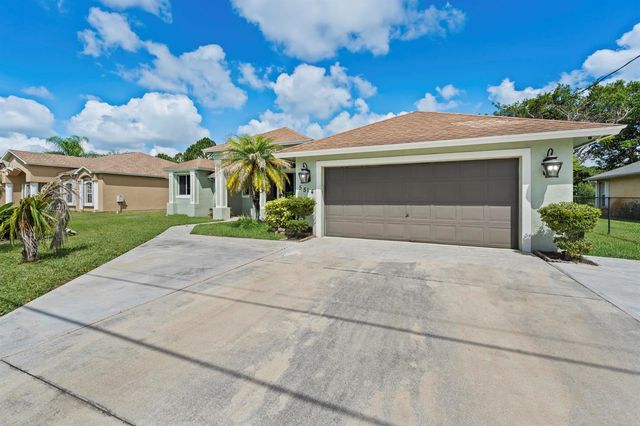 5514 NW West Lundy Circle, Port St. Lucie, FL 34986
