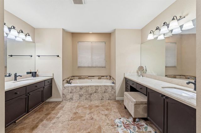 5514 NW West Lundy Circle, Port St. Lucie, FL 34986