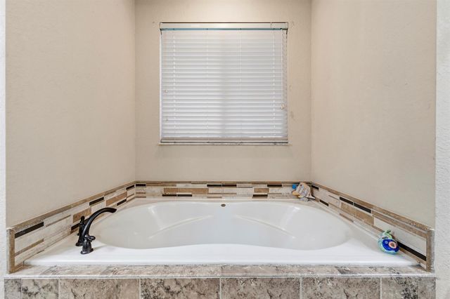 5514 NW West Lundy Circle, Port St. Lucie, FL 34986