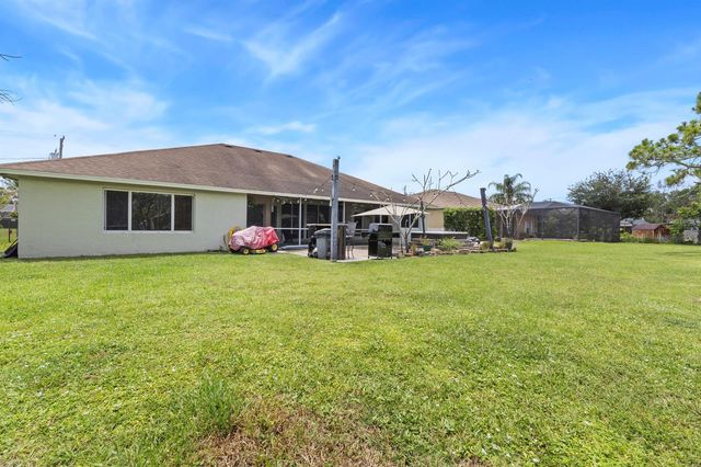 5514 NW West Lundy Circle, Port St. Lucie, FL 34986