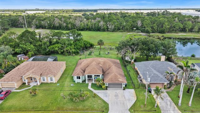 5514 NW West Lundy Circle, Port St. Lucie, FL 34986