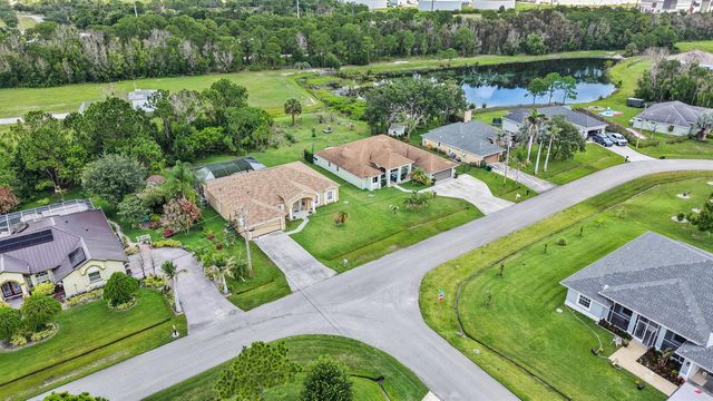 5514 NW West Lundy Circle, Port St. Lucie, FL 34986