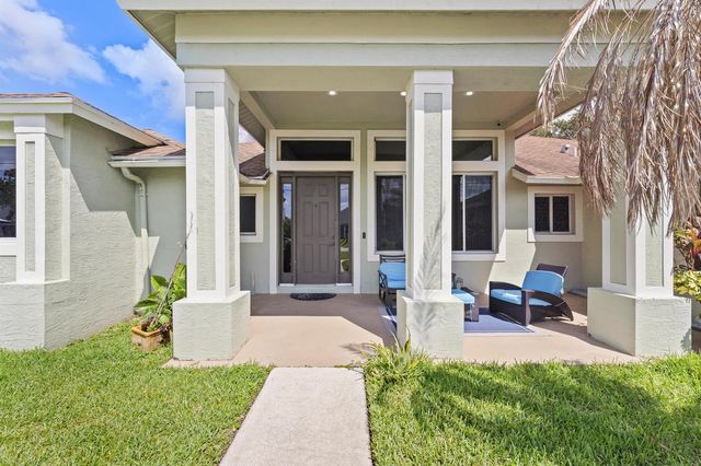 5514 NW West Lundy Circle, Port St. Lucie, FL 34986