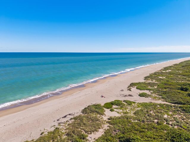 5514 NW West Lundy Circle, Port St. Lucie, FL 34986