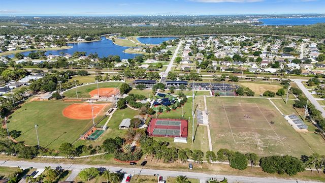 5514 NW West Lundy Circle, Port St. Lucie, FL 34986